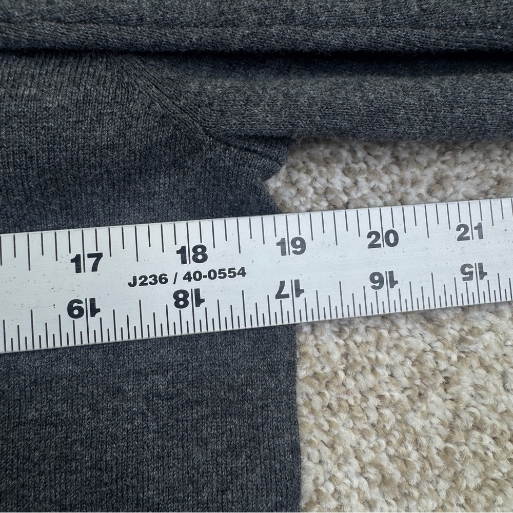 NEW Vince Camuto Gray Top Women’s Size L - Picture 8 of 15